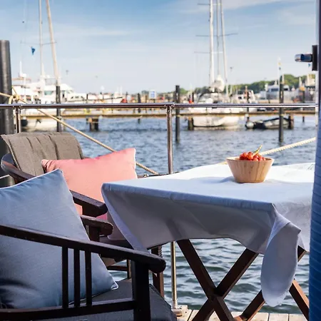 Hausboot Wohnschiff Mare Båthotell