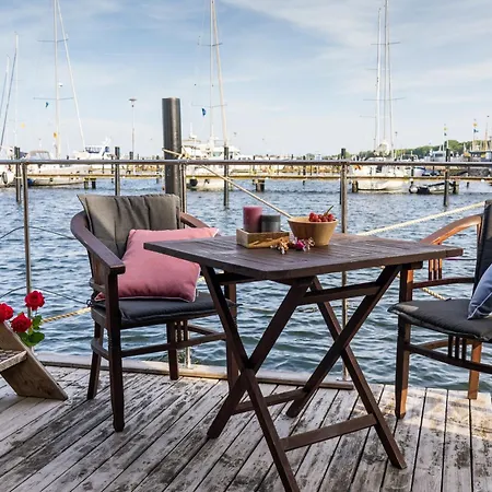 Hausboot Wohnschiff Mare