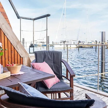Båthotell Hausboot Wohnschiff Mare *