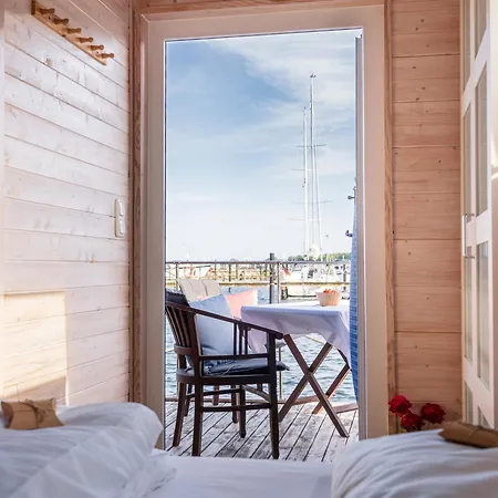Hausboot Wohnschiff Mare Båthotell Heiligenhafen